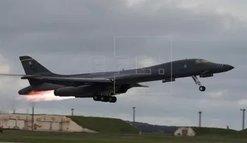  Bombarderos de EEUU realizan nuevas maniobras en la península coreana 