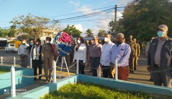 Gobernación Monte Plata deposita ofrenda floral en busto Duarte para conmemorar el 209 aniversario de su nacimiento
