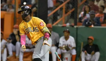 Aguilas logran empatar con los Toros