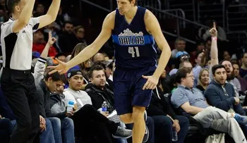 Dallas propina revés 11 en línea  a Filadelfia