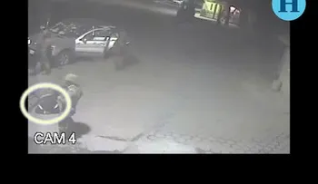 FUERTES IMÁGENES: Militar mexicano ejecuta de un disparo en la cabeza a un detenido