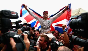 Lewis Hamilton gana su tercer campeonato mundial de la F1
