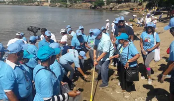 Director CAASD participa en jornada de limpieza de playas en Haina y el DN
