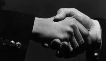 8 trucos para aparentar confianza en ti mismo (aunque no la tengas)