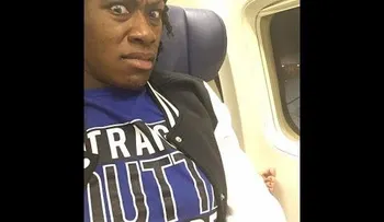 Pesadilla: Lo que a esta joven le pasó en el avión no se lo desea a nadie (VIDEO)