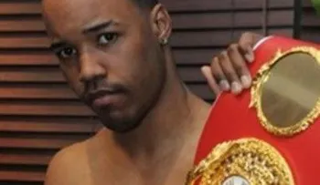 Dominicano Argenis Méndez pierde corona peso ligero junior 