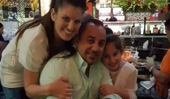 Tiene 6 años, sus padres murieron en un accidente y repite algo simple que nadie puede responder