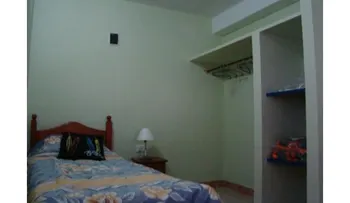 Señora alquila una casa y una habitación para estudiantes
