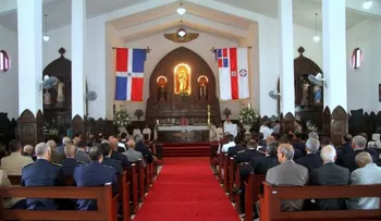 Comisión Barrial entrega iglesia Pentecostal en Santo Domingo Este