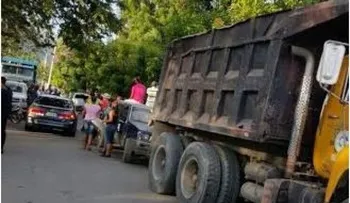 Inician paro en comunidad Puerto Plata por apagones