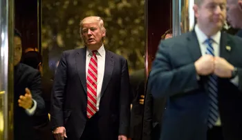 Encuesta: Trump llegará a la presidencia con los niveles de aprobación más bajos en la historia reciente