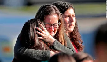 Investigarán agente encargado de la secundaria en Parkland, porque no enfrentó al asesino 