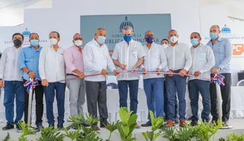 Presidente Abinader inaugura carretera en Villa Riva-Arenoso por un monto superior a RD$ 95 millones