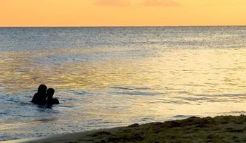 8 peligros de tener relaciones en el agua