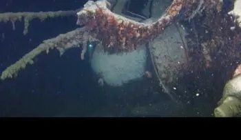 Hallan en Canadá una locomotora hundida hace más de un siglo (VIDEO)