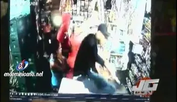 Atracadores tienen que salir huyendo, pero se llevaron unos miles de pesos (VIDEO)