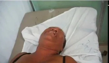 Teniente de la Policía golpea vendedora en Boca Chica y la deja grave