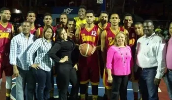 Cancino II y Villa Carmen siguen dominando torneo de baloncesto 