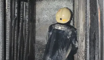 Dos hermanitos resultan con quemaduras al incendiarse su vivienda