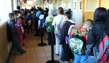 Ellos viven en México y van a la escuela a Estados Unidos