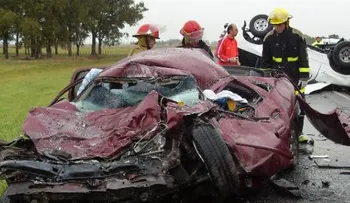 Muere un hombre y sus cuatro hijos al caer su auto por barranco en Nicaragua