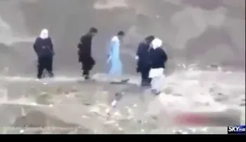 Al estilo película: Prisionero del EI logra escapar antes de ser ejecutado (VIDEO)
