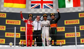 El piloto mexicano Sergio Pérez termina tercero en el Gran Premio de Rusia