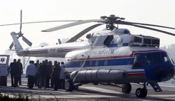 Medios: Se oyen voces de pasajeros bajo los escombros del avión accidentado en Egipto