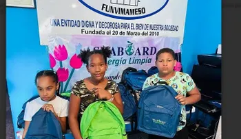 FUNVIMAMESO dona útiles y mochilas para inicio del año escolar