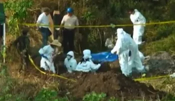 Hallan fosa llena de cadáveres en México