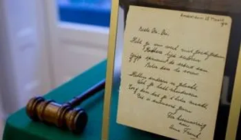 Subastan un poema de Ana Frank en Holanda por 140.000 euros