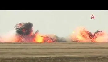 Impactante video de cazas rusos Su-34 en un ataque contra fuerzas terrestres y aeródromos (VIDEO)