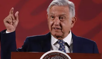 López Obrador dice que a Baltasar Garzón le costará defender exjefe de Pemex