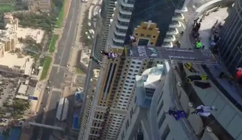 Video: así se siente arrojarse desde los rascacielos de Dubai