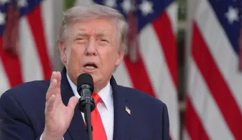 Trump amenaza con suspender el comercio con países con déficit si la Fed no baja las tasas