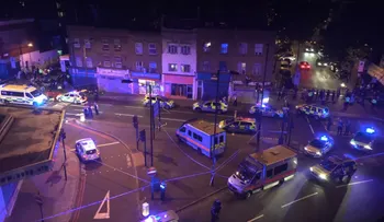 Vehículo en Londres arrolla a peatones; hay varias víctimas