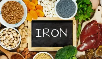 Carnes magras, mariscos, aves; espinacas y frutos secos, alimentos para obtener hierro y evitar la anemia