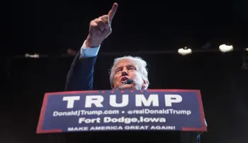 Donald Trump contrarresta críticas de republicanos con una advertencia