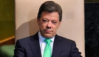 Cae imagen del presidente Juan Manuel Santos a dos días posesión 