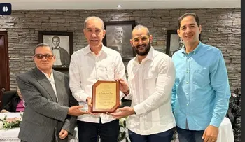 Ministro García Fermín recibe premio a la "Excelencia Ciudadana"