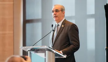 Abinader impulsa a RD como destino clave para la inversión en textil y calzado
