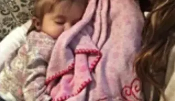 Se enteró que la niña bajo su cuidado estaba a punto de morir por una enfermedad, pero hizo alzo que dejó a todos en Shock