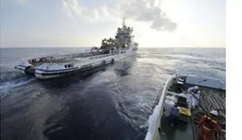 Rompehielos chino navega en busca de restos avión perdido