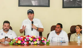 Ministro Paliza promueve turismo sostenible en Luperón