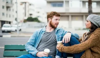 Señales de que un hombre juega contigo o que finge amor