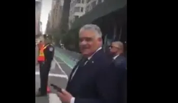 Miguel Vargas, ladrón, ladrón, ladrón...les vocean dominicanos en NY, que quieren verlo muerto