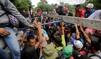 Muere un hondureño durante caravana de migrante