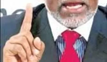 Los textos usados en RD no cumplen con requisitos, y muchos son ilegales, dice Melanio Paredes
