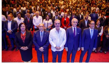 Abinader recibe informe sobre el futuro de la educación