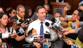 Quién tiene la razón: Niegan procurador ordenara sacar comisión de reunión, pero parte afectada dice que sí 